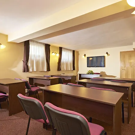 Konukevi Pensiunea Ambient 3*
